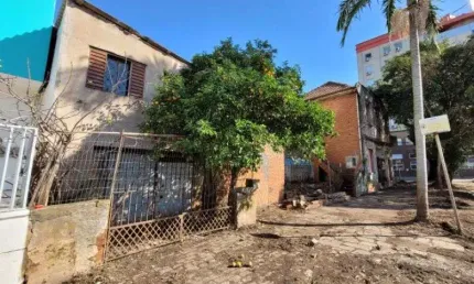 Terreno à venda na Rua Padre Diogo Feijó, Navegantes, Porto Alegre