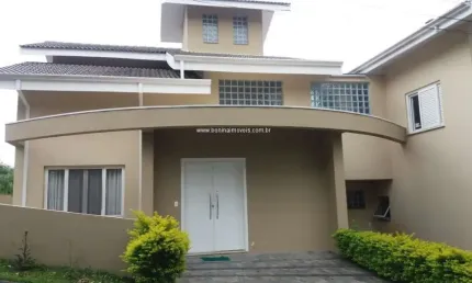 Linda casa em condomínio no caxambú - residencial araucaria