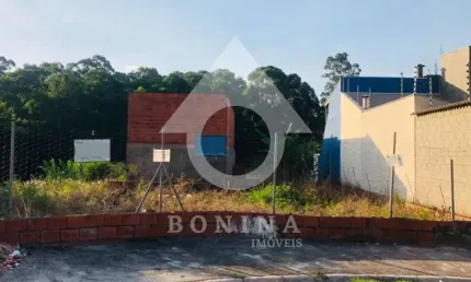 Terreno à venda na parte alta do Residencial Santa Giovana