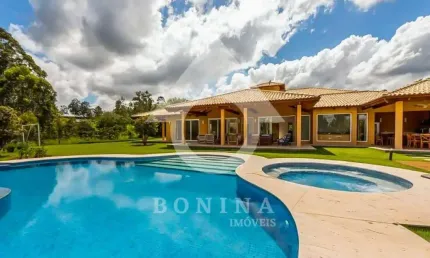Mansão com arquitetura litorânea e total conexão com a natureza à venda no terras de são josé ii
