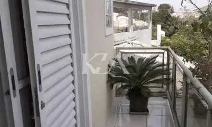 Linda e Charmosa casa no Jardim Itália na Várzea Paulista com Edícula