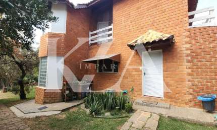 Chácara de 1.700m² de terreno no bairro Medeiros - 2 Suítes, 5 Vagas, Próximo a Rodovias e Comércio. Oportunidade Imperdível