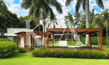 Arquitetura imponente com lazer exclusivo na Fazenda da Grama