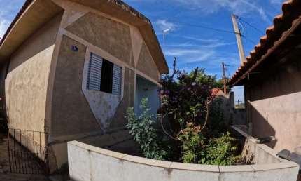Casa para Venda em Limeira, Parque Hippolyto, 4 dormitórios, 2 banheiros, 2 vagas