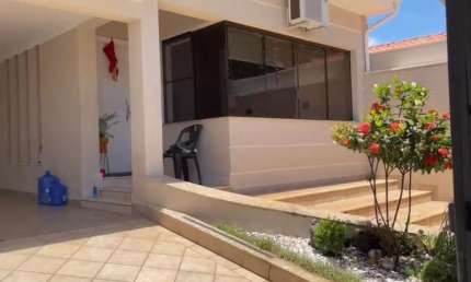 Casa para Venda em Limeira, Vila Claudia, 3 dormitórios, 1 suíte, 2 banheiros, 2 vagas