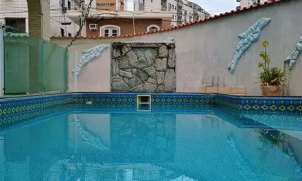 Casa para locação na ocian. - 4 suítes, 300m², possui lazer