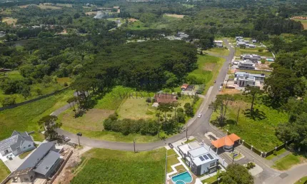 Terreno em condomínio fechado à venda na Rua Osmário de Oliveira Bastos, 1353, Vila Fuck, Piraquara, 1007 m2 por R$ 595.000
