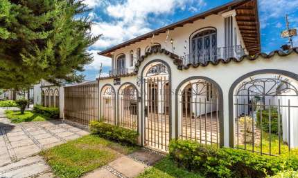 Casa com 4 quartos à venda na Rua Mendelssohn, 94, Vista Alegre, Curitiba, 507 m2 por R$ 2.390.000