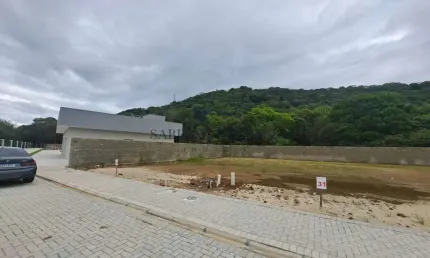 Terreno em condomínio fechado à venda na Rua Engenheiro Nelson Veloso, Prainha, Baía, Guaratuba, 207 m2 por R$ 650.000
