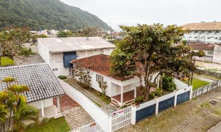 Terreno à venda na Avenida Espírito Santo, 533, Praia Central, Guaratuba, 297 m2 por R$ 1.550.000