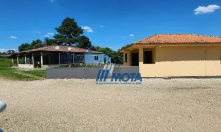 Lindo Sitio a venda contenda 12,1 alqueires com 2 casas sede 2 barracões e área de plantação