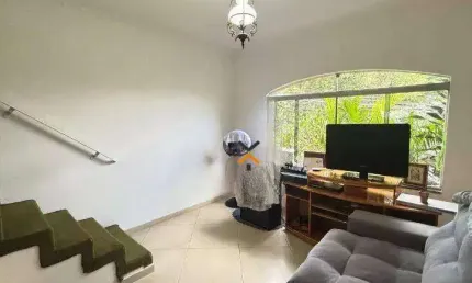 Sobrado com 3 dormitórios para alugar, 196 m² por R$ 3.566,67/mês - Parque Novo Oratório - Santo André/SP