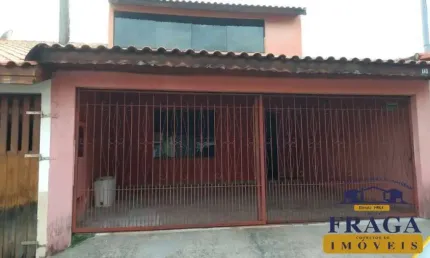 CASA C/ 175 M² / 02 QUARTOS SENDO 01 SUÍTE / 02 VAGAS