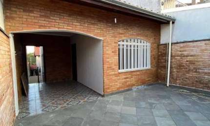 CASA À VENDA 120 M² | 2 QUARTOS | 2 VAGAS | EDICULA