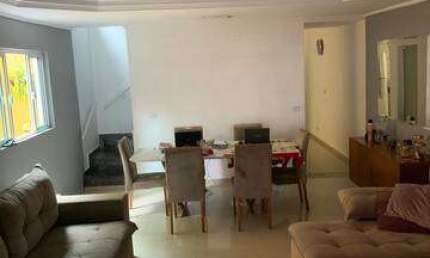 Casa em vila com 4 dormitórios, sendo 2 com suites - Carapicuíba