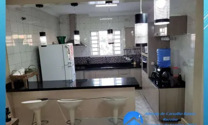 ✅ Sobrado com 4 dormitórios, em via publica  pode financiar  -Jandira