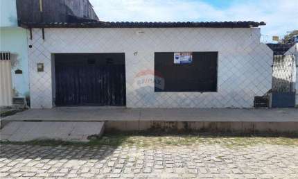 Casa venda de uma  com 123 m² de área útil, situada na Rua Flora Rica, 17, Conjunto Além Potengi - Pajuçara.