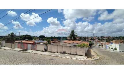 Oportunidade Casa com 2/4 no pajuçara 80m2 área util e 286m² área total