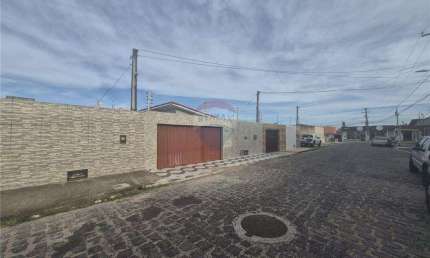 A VENDA - Casa com Piscina, 3 Quartos 2 Suítes, Estrutura para 1º Andar - ACEITA FINANCIMENTO