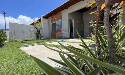 Casa em condomínio fechado no Pajuçara ACEITA FINANCIAMENTO