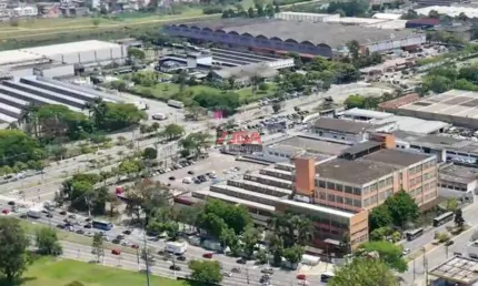 Galpão Comercial para Locação na Vila Almeida, São Paulo-SP: 250 Vagas de Garagem e 4.300,00 m² de Área Disponíveis!