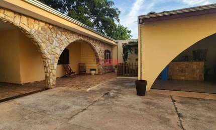 Imperdível oportunidade: Casa à venda em Hortolândia-SP, Loteamento Remanso Campineiro, 3 quartos, 1 sala, 2 banheiros, 8 vagas de garagem, 205,00 m².