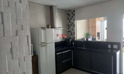 Sobrado à venda em Hortolândia-SP, Jardim das Figueiras I: 2 quartos, 1 suíte, 147m², 2 vagas. Imperdível!