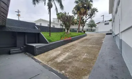 Galpão Industrial de Alto Padrão para Locação em Diadema-SP - 5 Salas, 10 Banheiros, 25 Vagas - 1.670,00 m² no Centro.