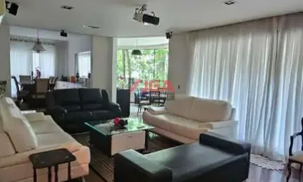 Apartamento de luxo no Campo Belo:  4 suítes, 3 vagas de garagem, 270m² de área. Venda ou locação em São Paulo-SP!