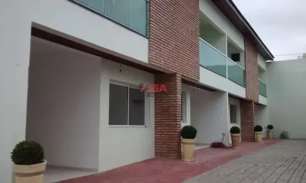 Casa em condomínio fechado com 3 suítes para locação r$3.500,00 o pacote