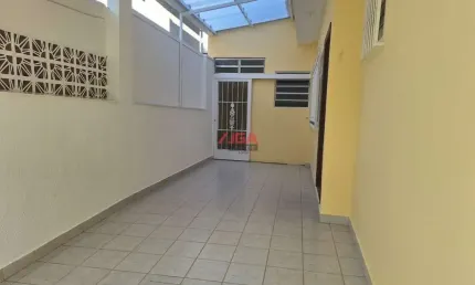 Casa para locação em São Paulo-SP, bairro Campo Grande: 2 quartos, 1 sala, 2 banheiros, 2 vagas de garagem, 68m² de área.