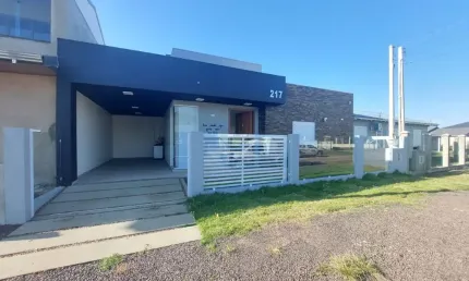 Casa localizado no balneário belo horizonte em arroio do sal/rs. residência com 120m² a poucos metros do mar e mobiliada.