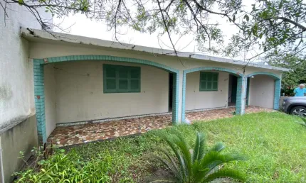 Casa à venda em arroio do sal, balneário areias brancas, distante 120 metros do mar.