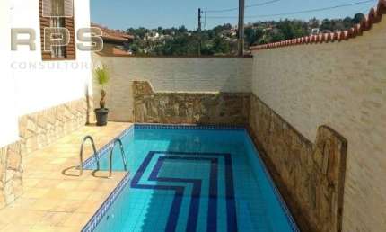 Casa térrea no Jardim do Lago locação ou venda com piscina e ducha, área gourmet com churrasqueira.  Com 2 quartos, sendo 1 suíte com ar condicionado