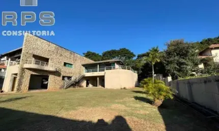 Casa à venda no condominio flamboyant, toda estrutura de estar dentro da cidade, em um condominio com muito verde e lazer completo!