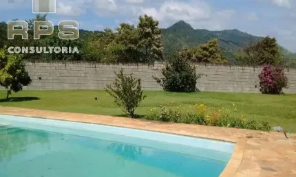 Casa para Venda no Jardim dos Pinheiros em Atibaia, comprar casa com 03 dormitórios sendo 01 suíte, 02 salas, 03 banheiros, 04 vagas de garagem. Área