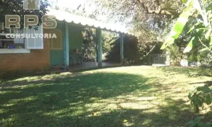 Casa térrea de 150 m², 03 dormitórios sendo 1 suíte, 01 sala para dois ambientes com lareira 04 banheiros 03 vagas de garagem . edícula com 2 saunas