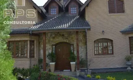 Casa Alto Padrão para Venda na Vila Santista em Atibaia, 04 quartos, lareira, escritório, piscina e área gourmet com churrasqueira