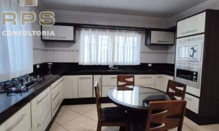 Casa a venda em Atibaia no condomínio Shambala II com 3 suítes e 4 vagas