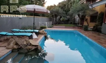 Casa à venda com 600 m² construído , 05 dormitórios , área gourmet com piscina , casa de hospedes em atibaia