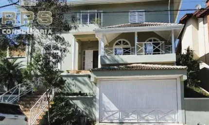 Casa à venda em condomínio fechado, no parque das garças em atibaia, 4 quartos sendo suites, 5 banheiros, churrasqueira, piscina e área de lazer!