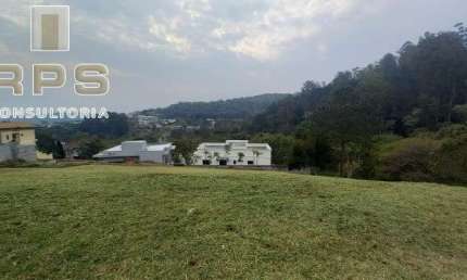 Terreno de 835m² a venda no Condomínio Porto Atibaia, lazer completo, condomínio clube, de alto padrão,  segurança 24 horas, repleto de áreas verdes