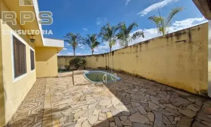 Casa com 3 quartos sendo 1 suíte e 2 vagas em atibaia