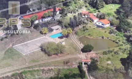 Sítio a venda em Piracaia , 09 dormitórios , piscina , churrasqueira, vista maravilhosa , 500 m² de construção