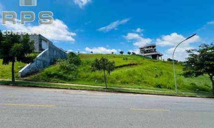 Terreno à venda no Condomínio Itaporã em Atibaia, 727m², área de lazer completa, dentro da cidade com acesso pela avenida Santana, comercio e serviços