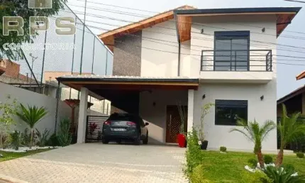 Casa à venda no Refugio do Saua em Atibaia, 3 quartos sendo 3 suítes, churrasqueira, Jacuzzi, garagem coberta para 2 carros , localização privilegiada