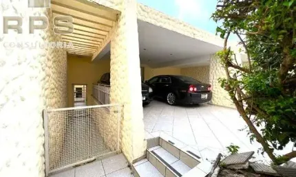 Casa à venda na vila thais em atibaia, 6 quartos, 5 banheiros, 5 vagas de garagem, churrasqueira e salão de festas, 340m² construída e bem localizada