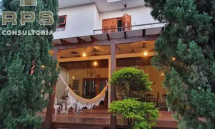 Casa no jardim paulista em atibaia, 3 quartos sendo todos suítes,  sala 3 ambientes, escritório, 5 banheiros, churrasqueira, quintal, área verde,