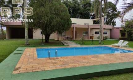 Chácara em Atibaia, a 10 min do centro, acesso fácil com asfalto, 3 dormitórios,1 suíte com closet ,piscina ,área gourmet com churrrasqueira