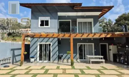 Casa a venda no bosque dos eucalíptos  imovel com 03 dormitórios , sendo 01 suite master  cozinha planejada sala de estar , jantar e sala de tv